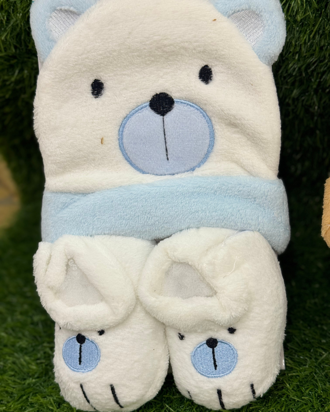 Adorable Bear Baby Cap & Booties Set