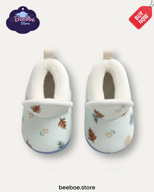 Cozy Leaf Print Baby Booties
