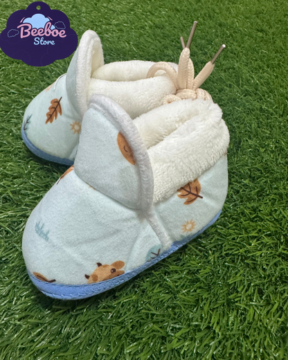 Cozy Leaf Print Baby Booties